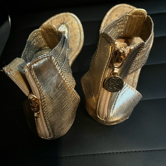 Woman’s wedge sandals - Picture 3 of 3